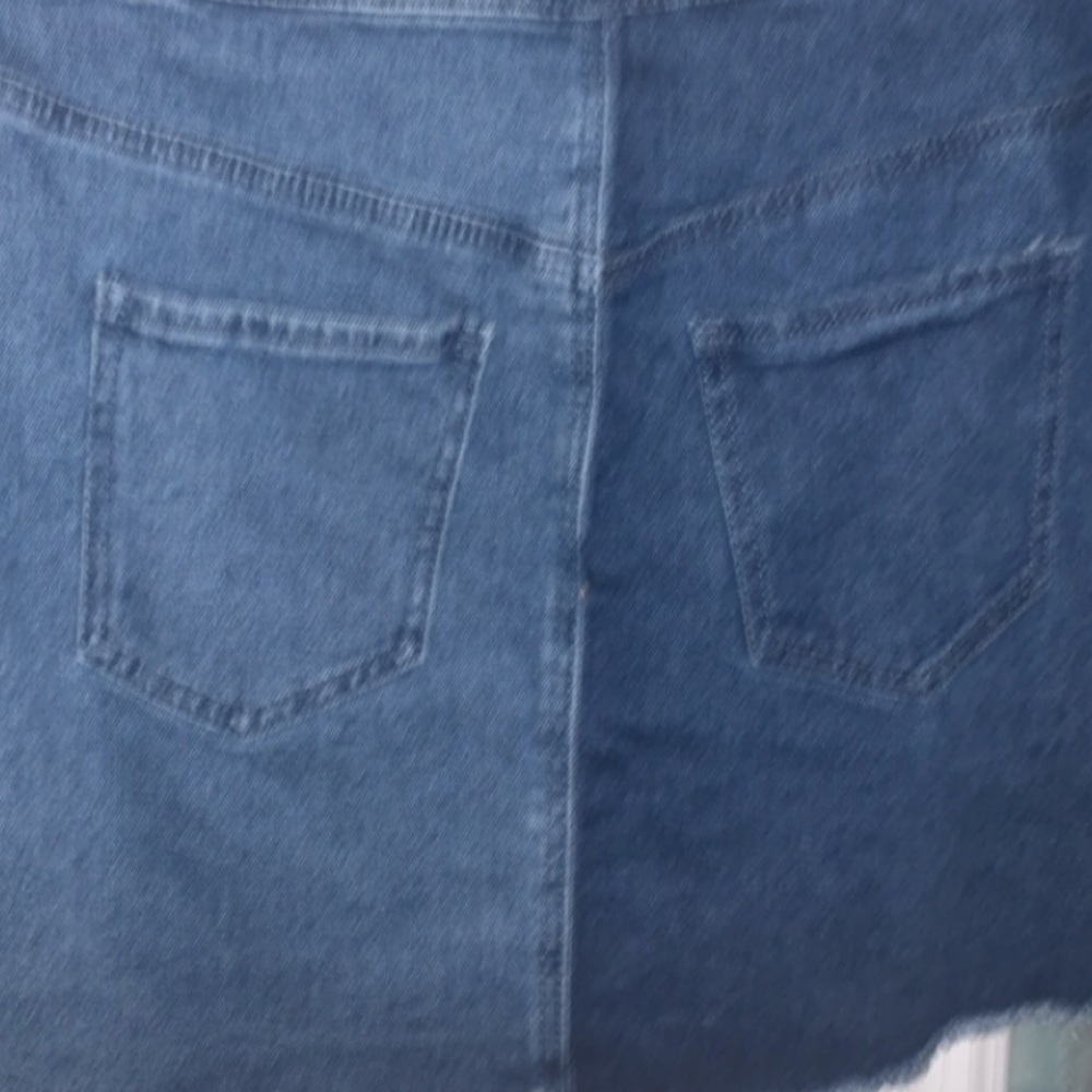 Two toned blue Jean skirt. - Picture 2 of 3